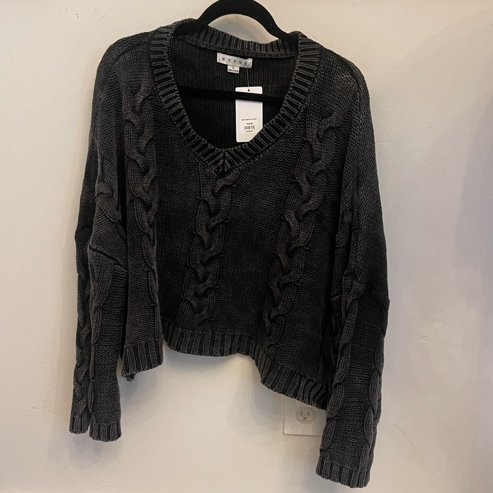 Cropped loose fit sweater